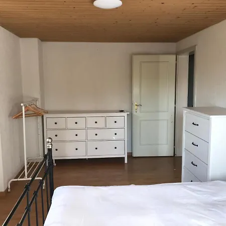 Simple Flat 72 M2 In The Centre Of With Private Parking