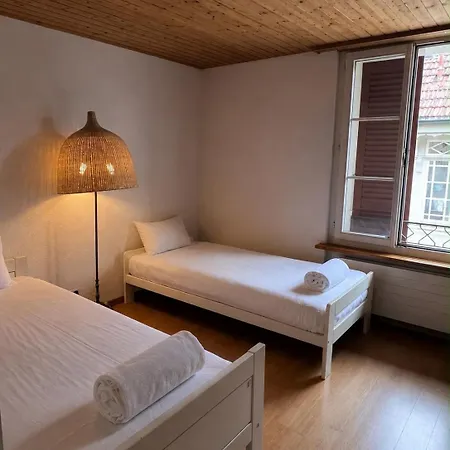 Simple Flat 72 M2 In The Centre Of With Private Parking