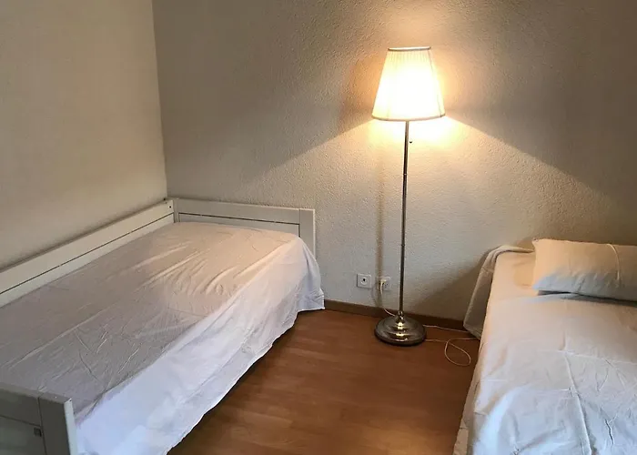Simple Flat 72 M2 In The Centre Of With Private Parking דירה