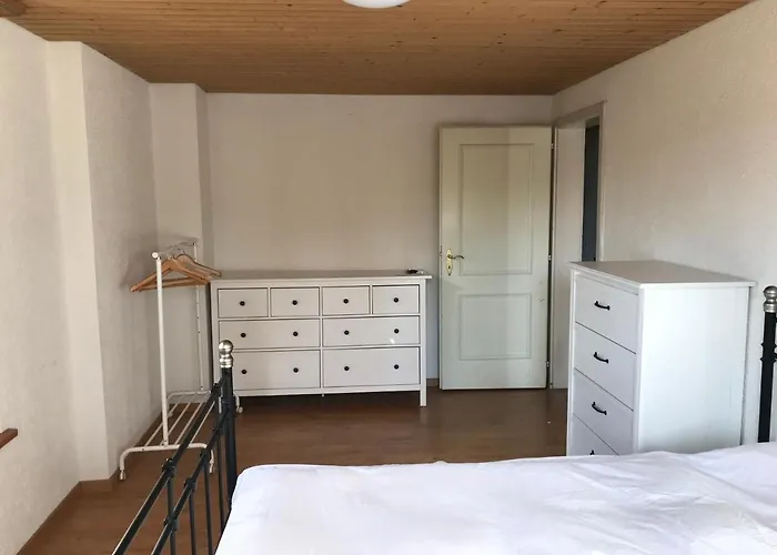 Simple Flat 72 M2 In The Centre Of With Private Parking