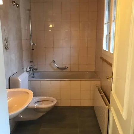 Apartament Simple Flat 72 M2 In The Centre Of With Private Parking